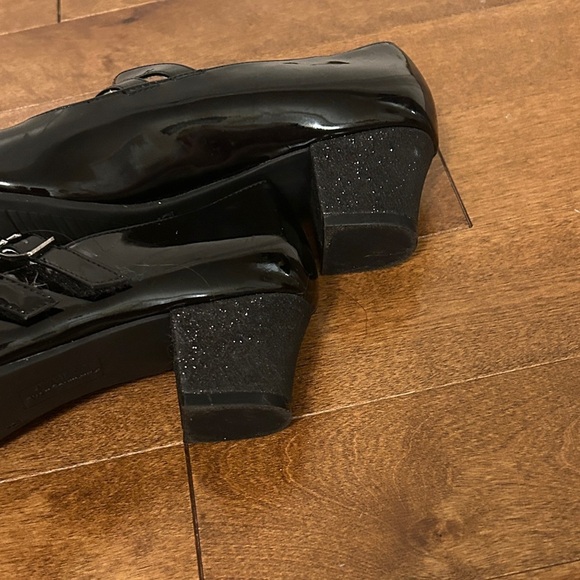 Black Patent Leather Mary Jane Shoes with double Velcro straps, size 6 - Picture 5 of 12